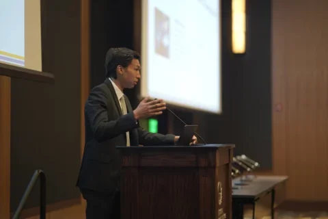 Dr. speaking of latest research and developments at all member retrest 