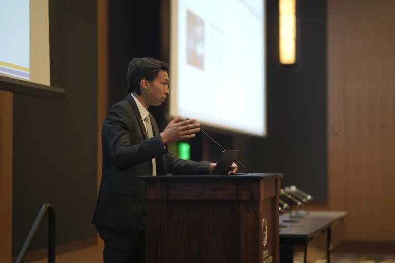 Dr. speaking of latest research and developments at all member retrest 